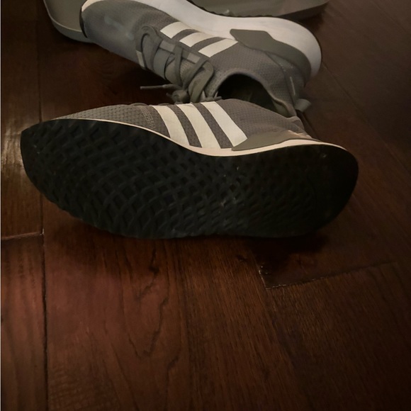 Adidas - Picture 2 of 4